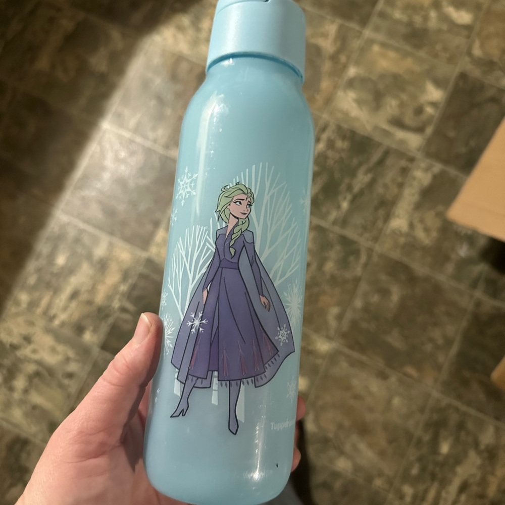 Tupperware Light Blue Elsa Bottle